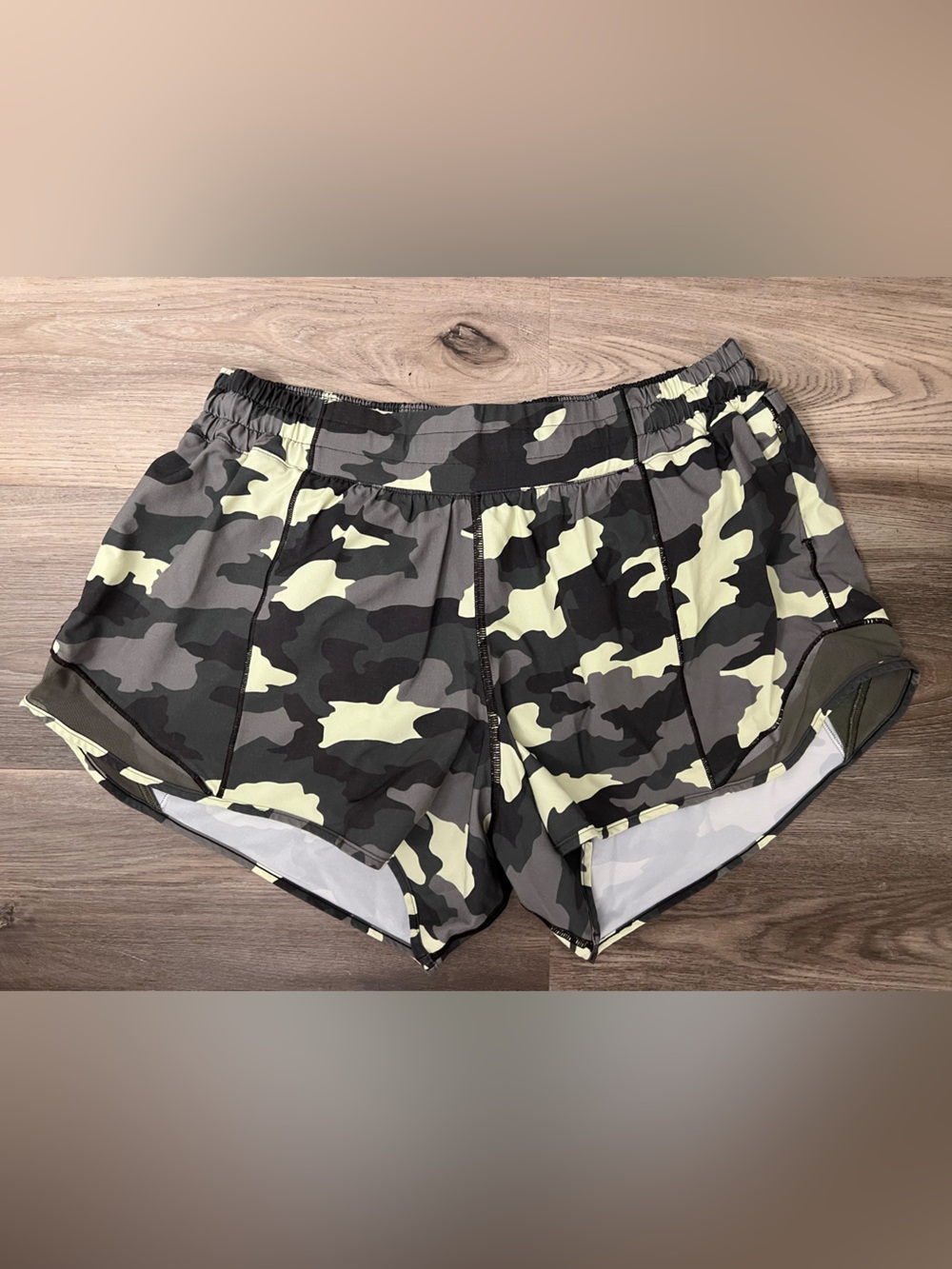 lululemon hotty hot 4”